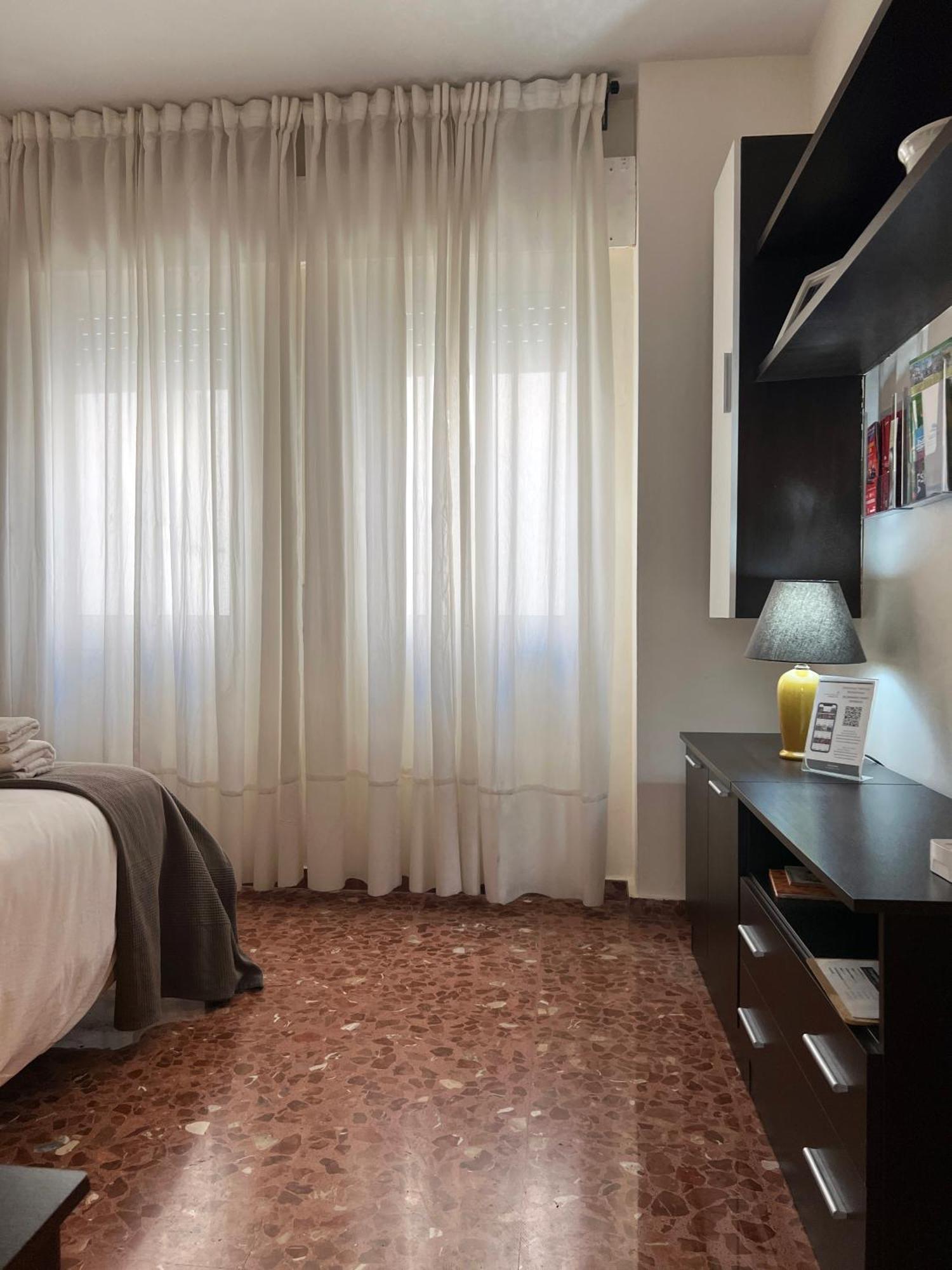 Apartment Wall Center - Aloha Sevilla Bagian luar foto